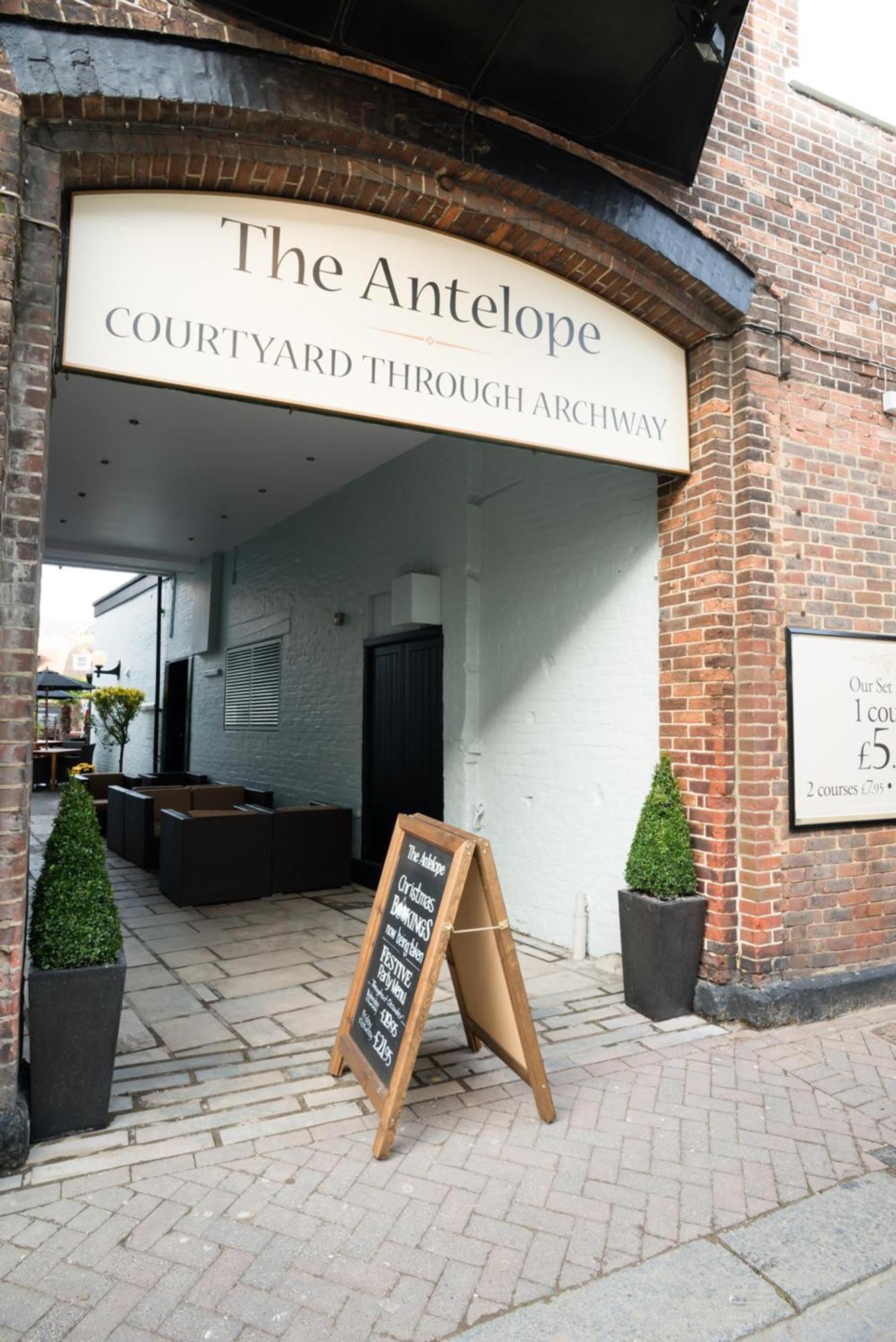 Antelope By Greene King Inns プール エクステリア 写真
